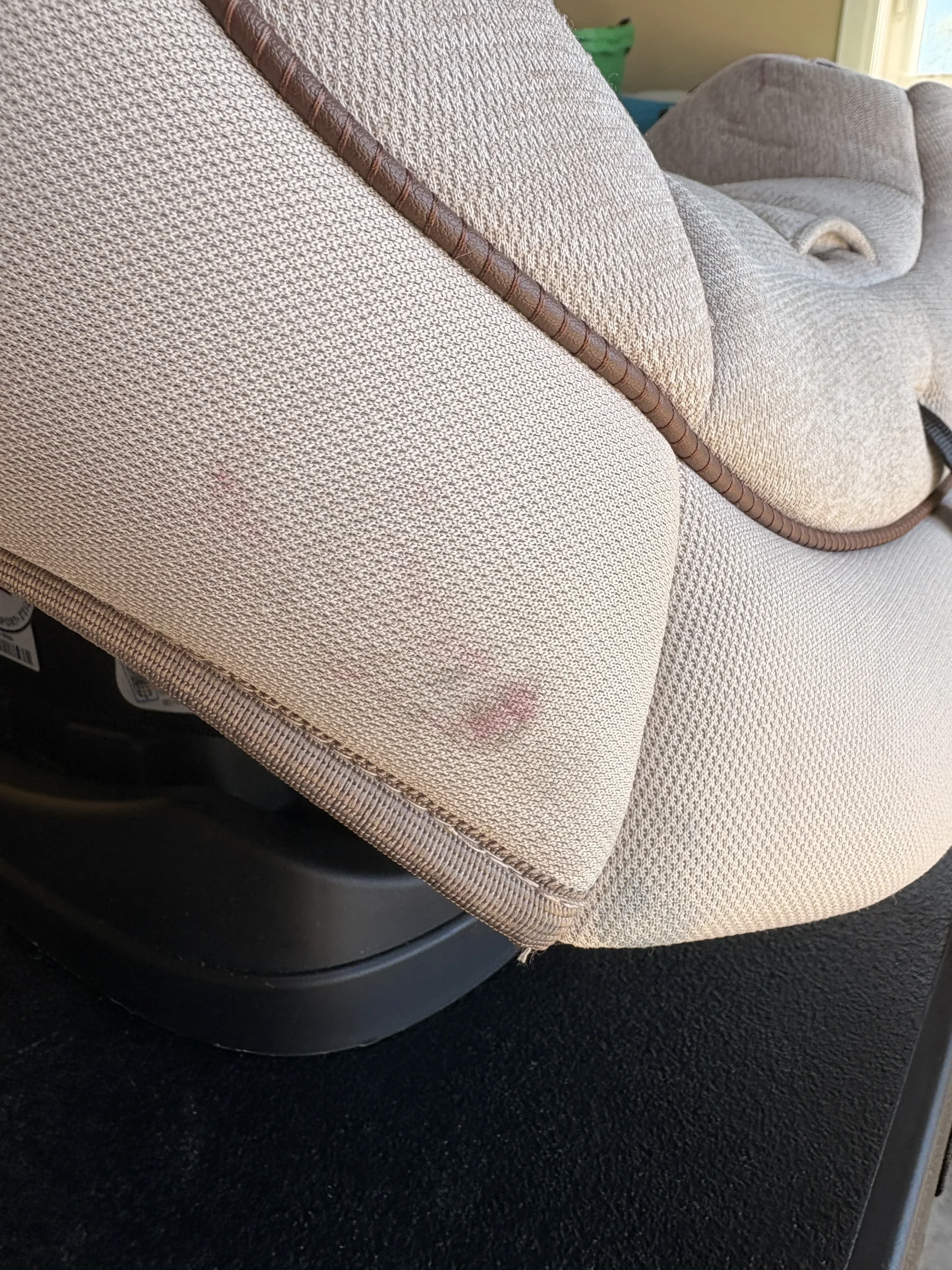 Dirty stroller before cleaning
